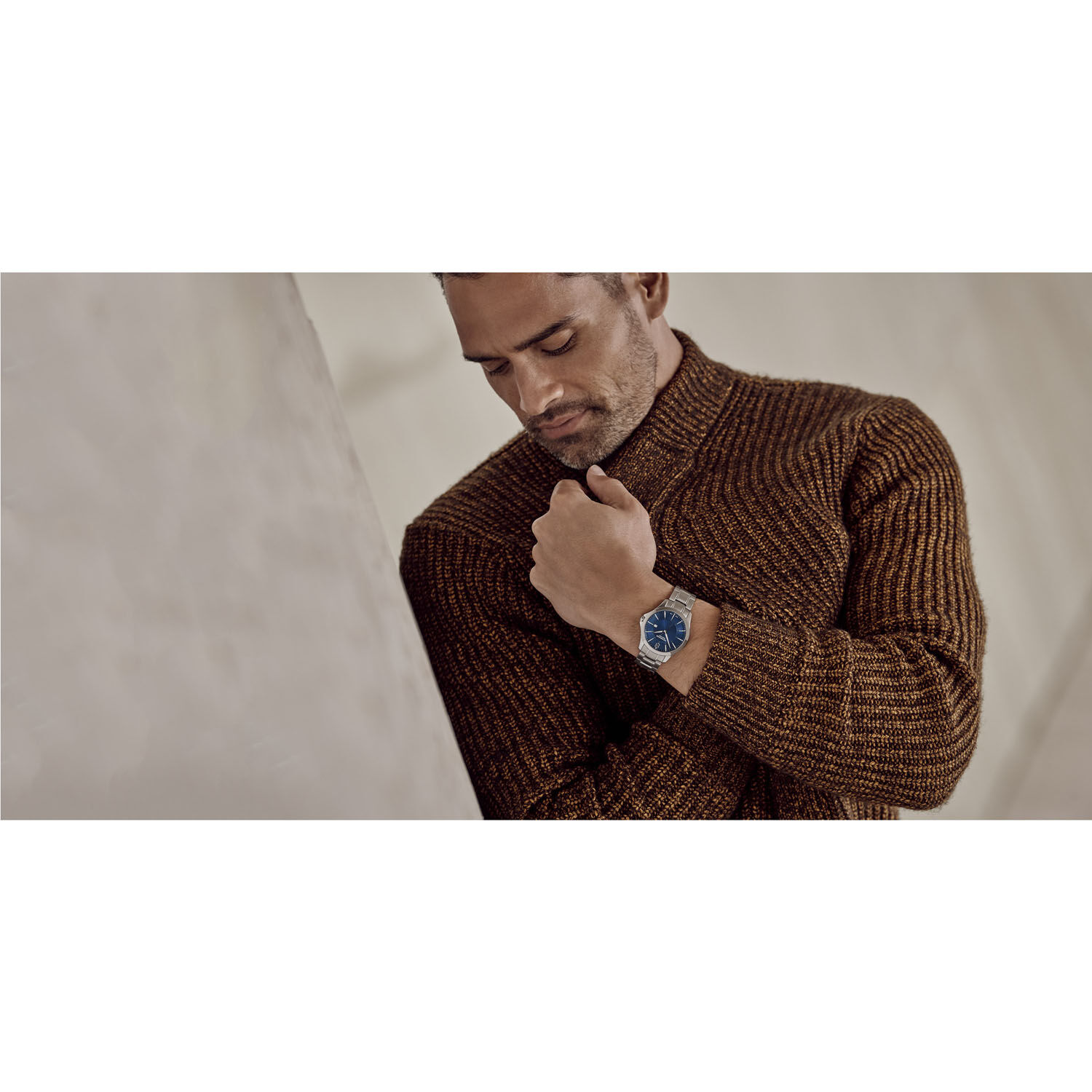 Victorinox Alliance Herrenuhr und Schweizer Taschenmesser im Set blau/silber Victorinox Alliance Herrenuhr und Schweizer Taschenmesser im Set blau/silber