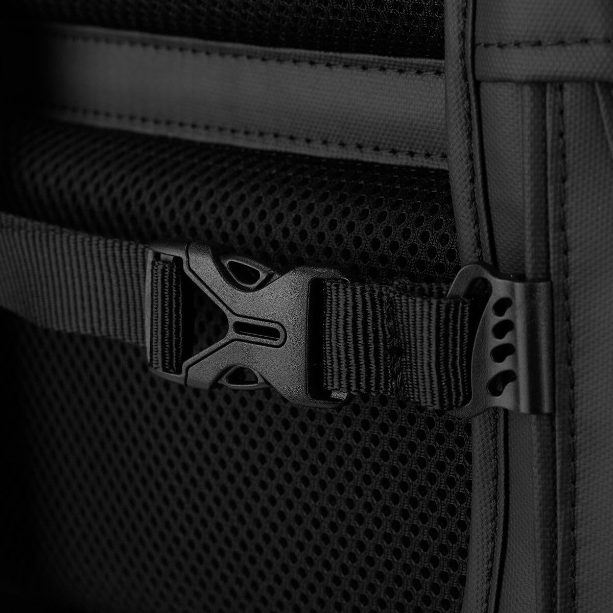 Hedgren Commute TURTLE Backpack/Duffle 15,6" Black