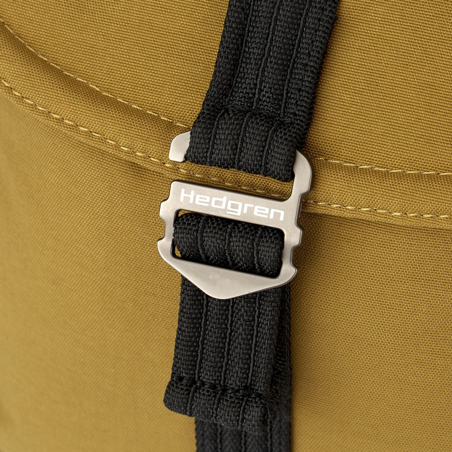 Hedgren Great American Heritage QUEST Vertical Crossover 10" RFID Mustard Olive