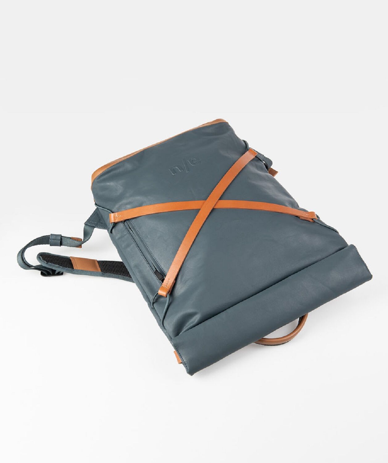 aunts & uncles Japan Osaka Rolltop Rucksack mit 15" Notebookfach cosmic void