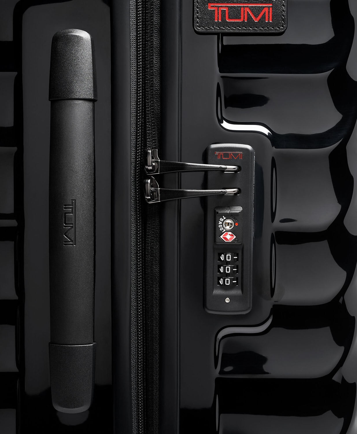 Tumi 19 Degree Erweiterbarer Aufgabekoffer für längere Reisen 77,5cm; glänzend Black Tumi 19 Degree Erweiterbarer Aufgabekoffer für längere Reisen 77,5cm; glänzend Black