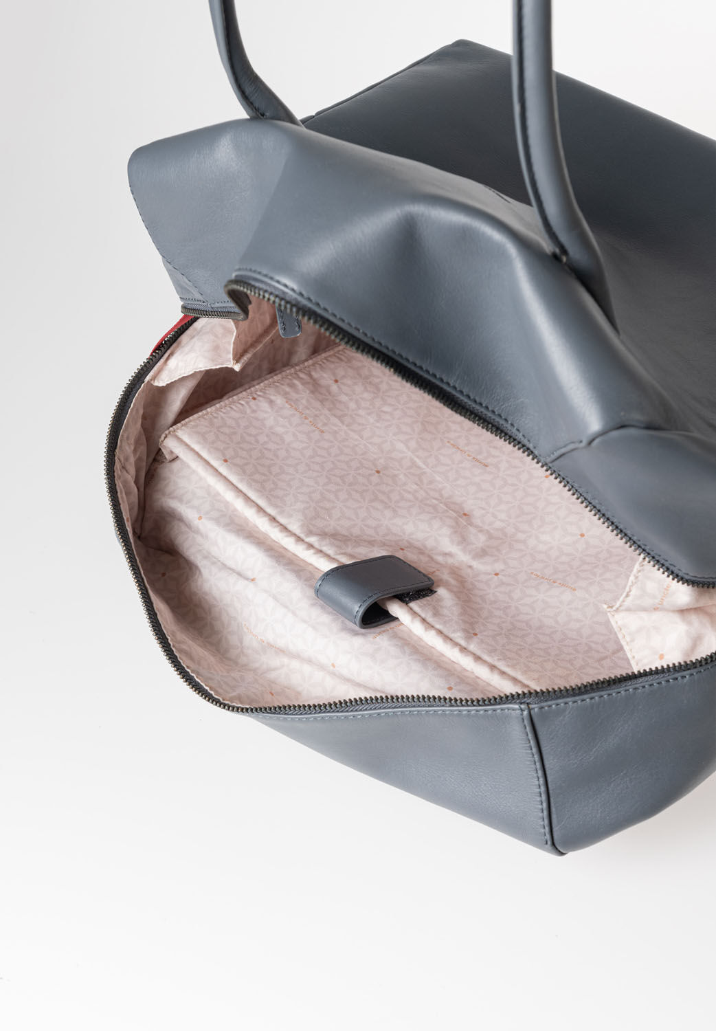 aunts & uncles Jamie's Orchard Olive Schultertasche wind