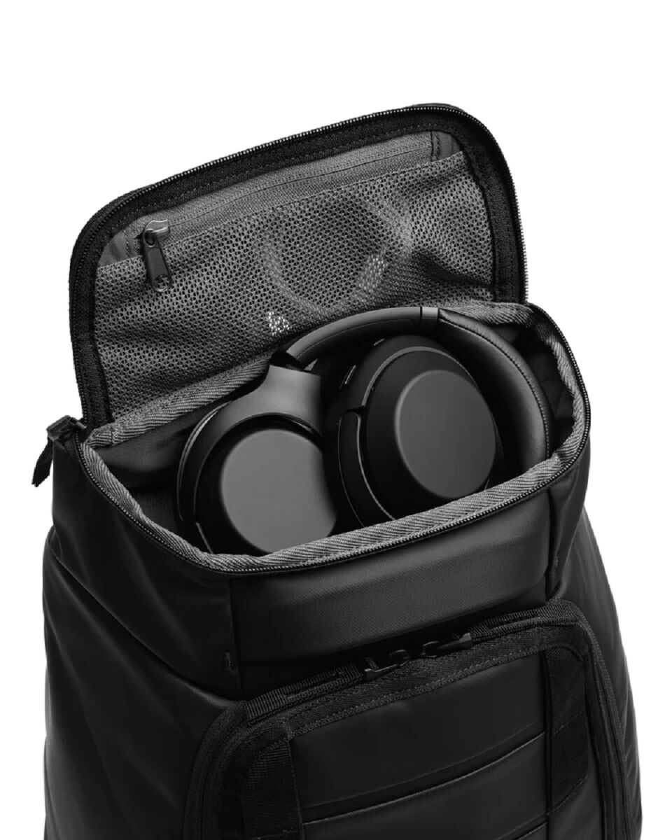 D_b_ Hugger Backpack 25L Sand Grey