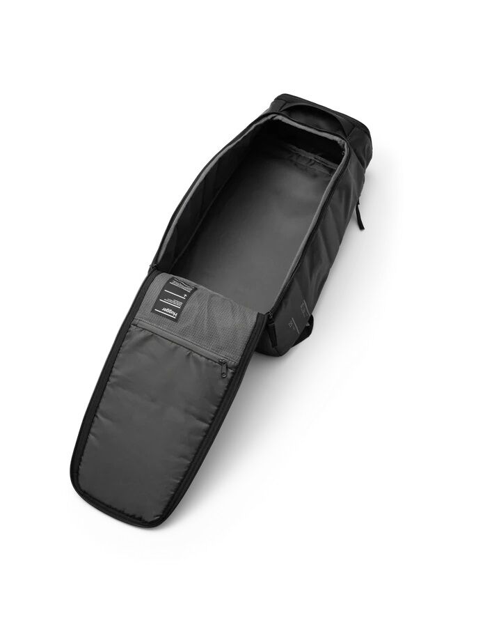 D_b_ Hugger Backpack 25L Midnight Teal