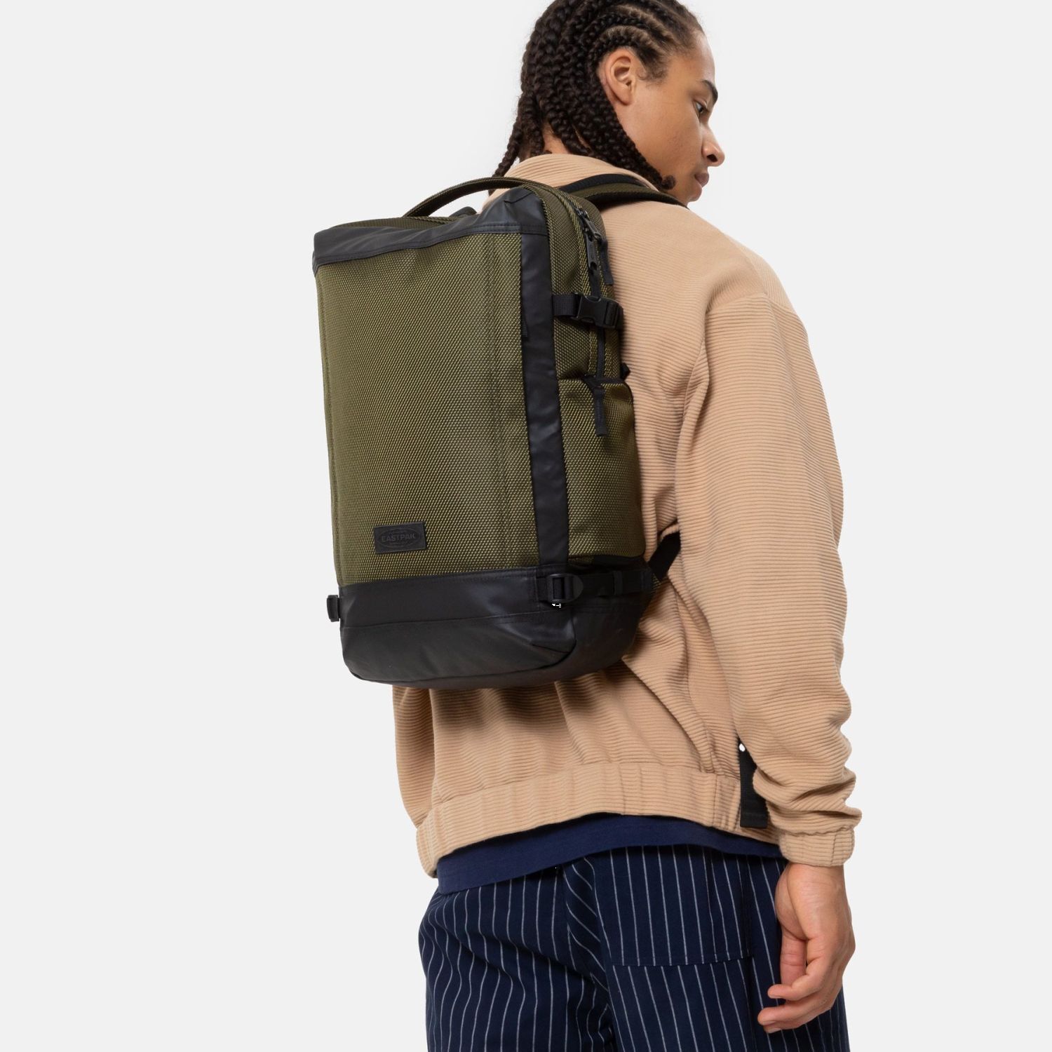 Eastpak Tecum Rucksack M mit 15" Laptopfach CNNCT Army Eastpak Tecum Rucksack M mit 15" Laptopfach CNNCT Army