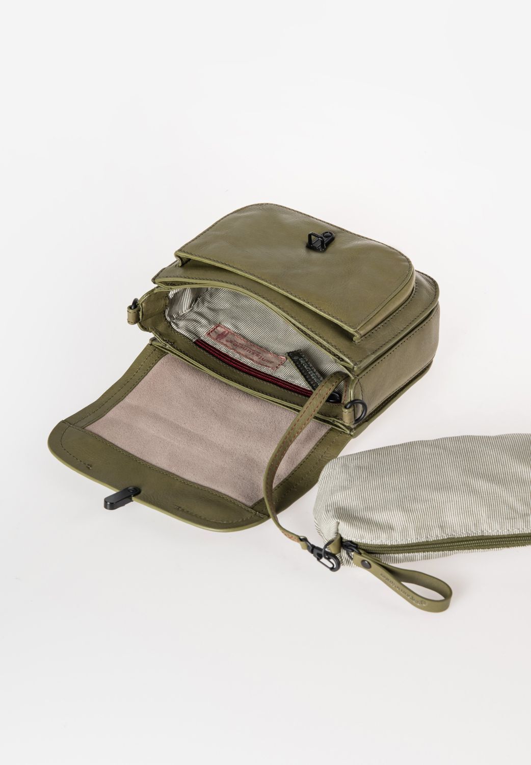 aunts & uncles Grandma's Luxury Club Mrs. Waffle Handtasche olive branch