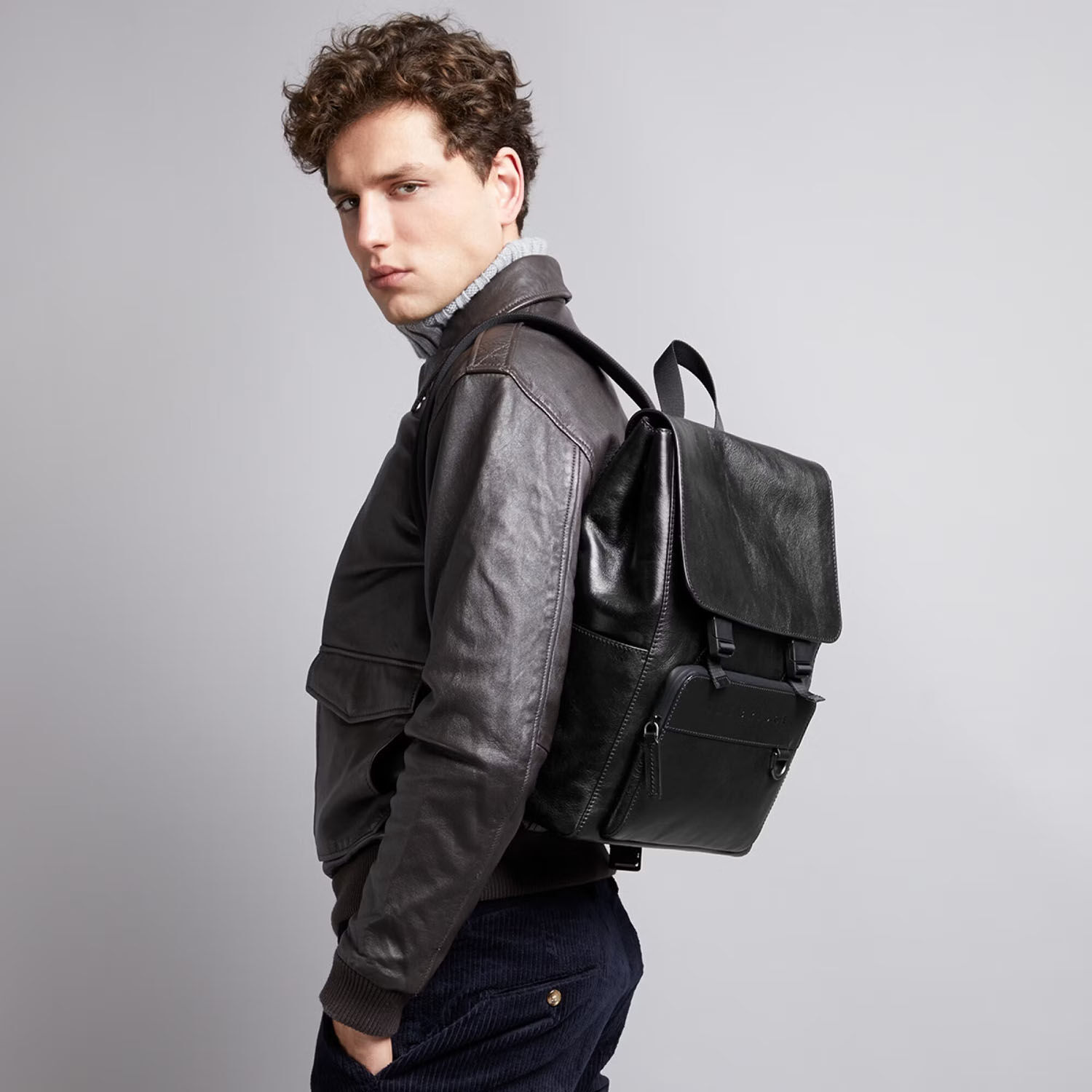 The Bridge Damiano Leder-Rucksack mit Klappe 063423EX Schwarz/Ruthenium