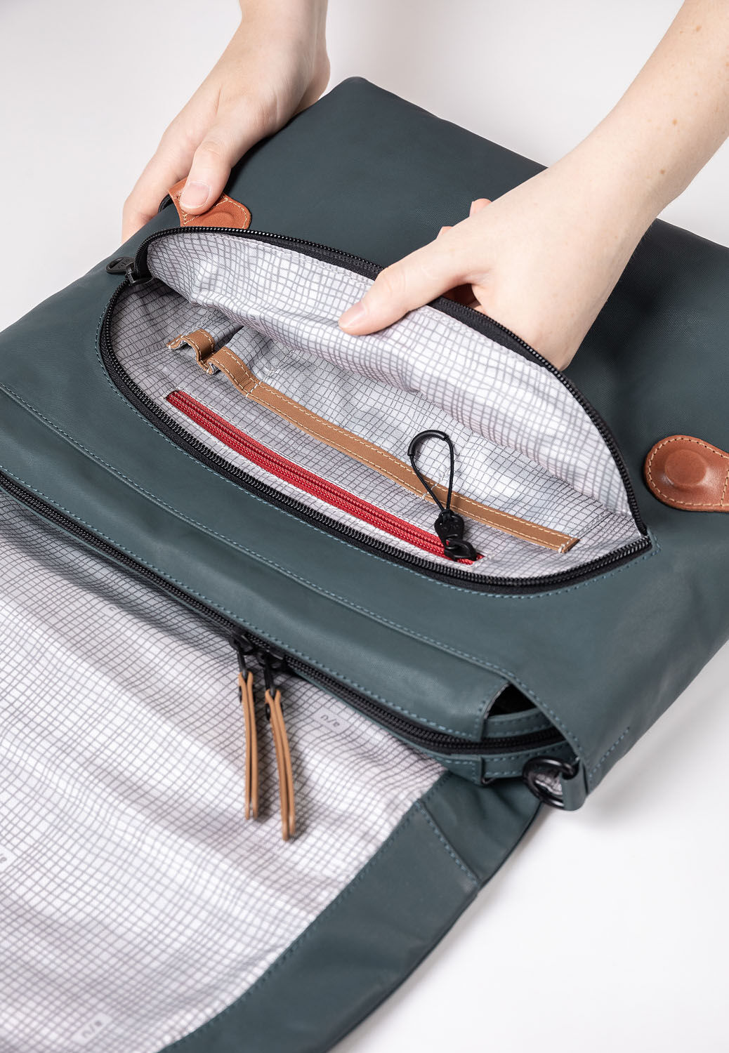aunts & uncles Japan Matsumoto Messenger Bag cosmic void