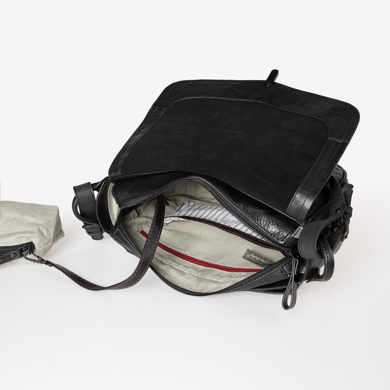 aunts & uncles Grandma's Luxury Club Mrs. Mole Cake Black Smoke