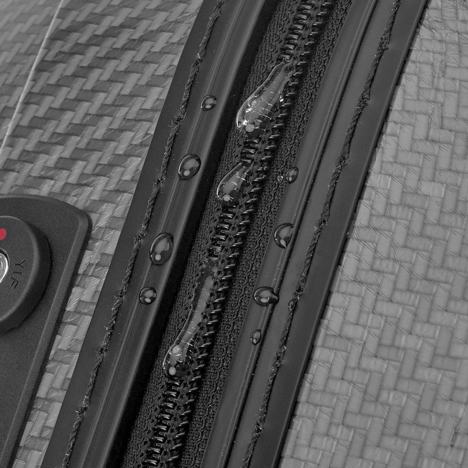 Roncato WE ARE GLAM DLX Grosser Spinner 78cm erweiterbar Black/Platinum