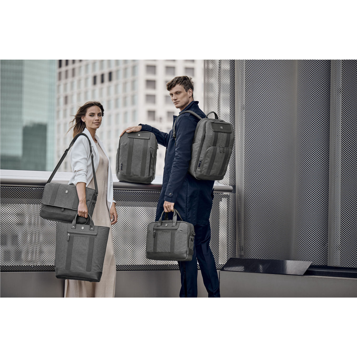 Victorinox Architecture Urban2 Messenger Melange Grey / Black Victorinox Architecture Urban2 Messenger Melange Grey / Black