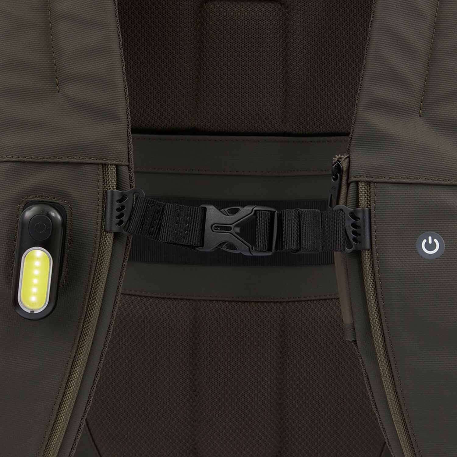 Piquadro Hìdor LED Laptop-Rucksack mit 15,6" Laptopfach und wasserdichter Tasche Blau