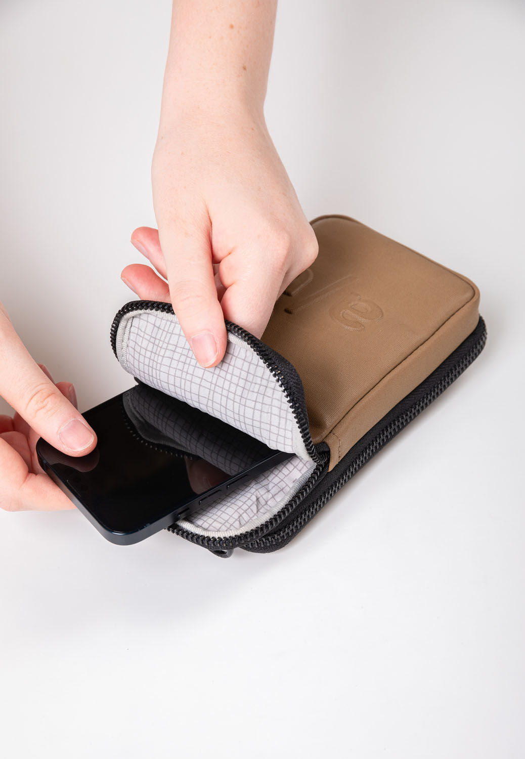 aunts & uncles Japan Uji Phonebag 6,5 Zoll tapir