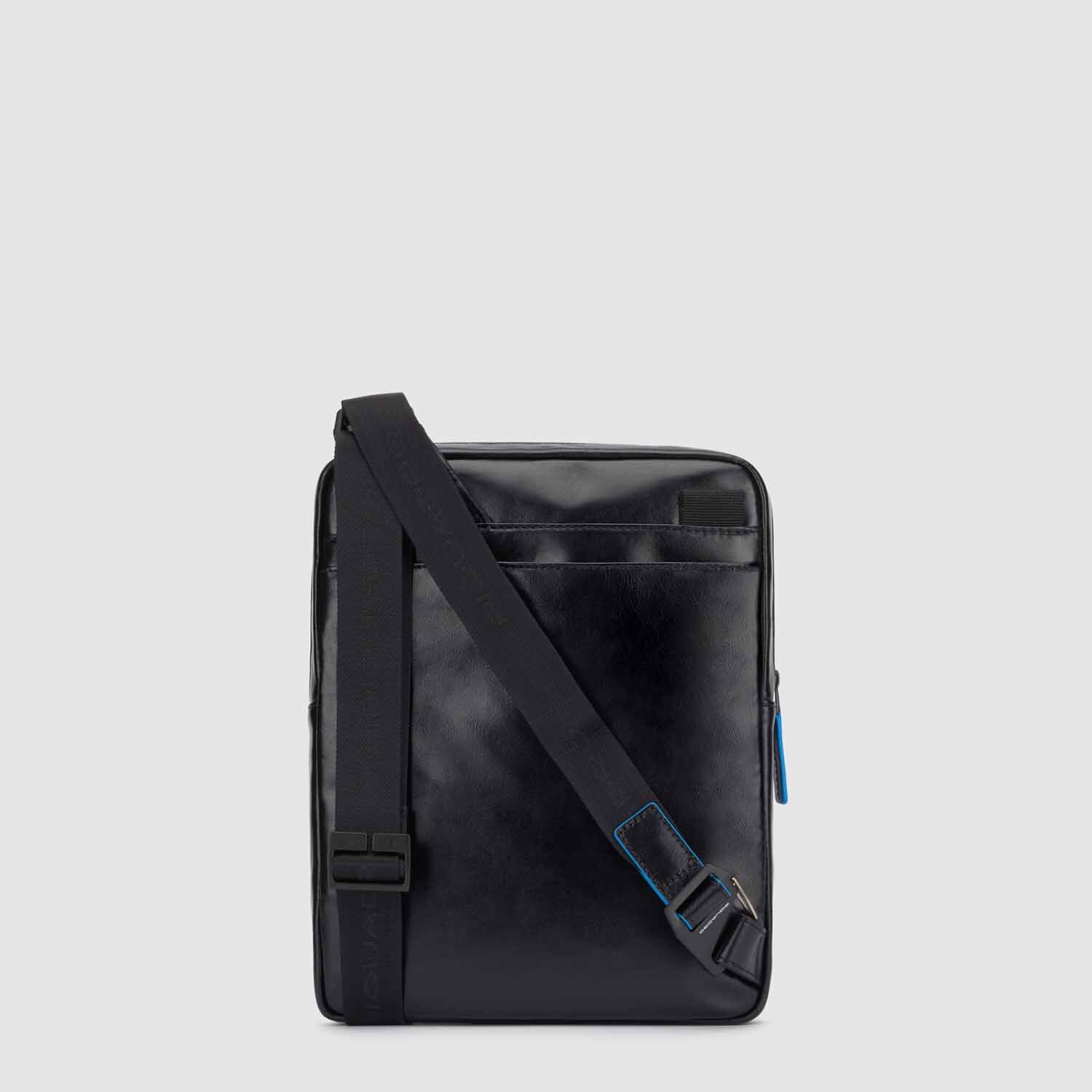 Piquadro Blue Square Revamp Umhängetasche mit iPad®-Fach Schwarz