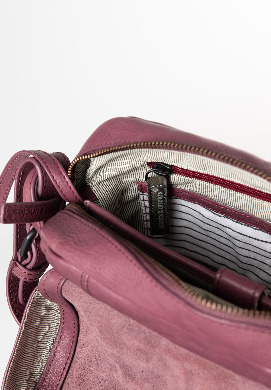 aunts & uncles Grandma's Luxury Club Miss Applepie  Umhängetasche tulipwood