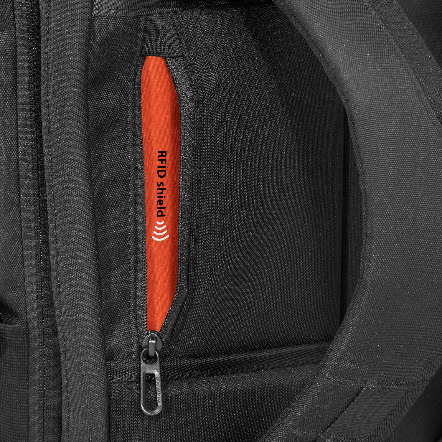 Briggs & Riley Delve Large Fold-Over Backpack Black