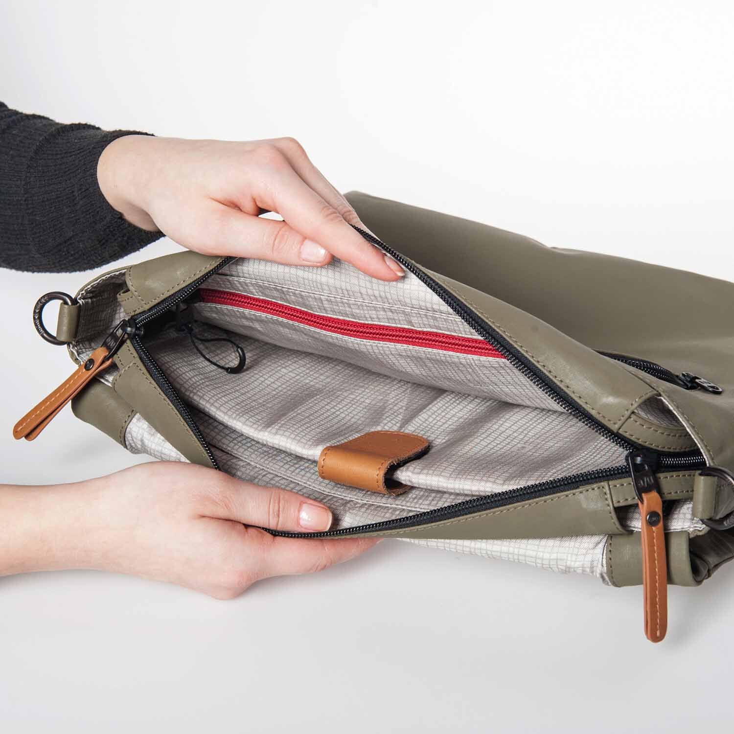 aunts & uncles Japan Matsumoto Messenger Bag fallen rock