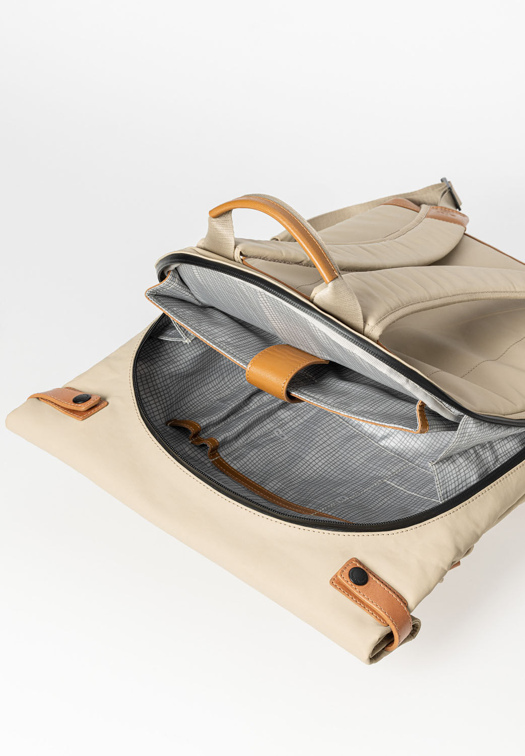 aunts & uncles Japan Osaka Rolltop Rucksack mit 15" Notebookfach nomad