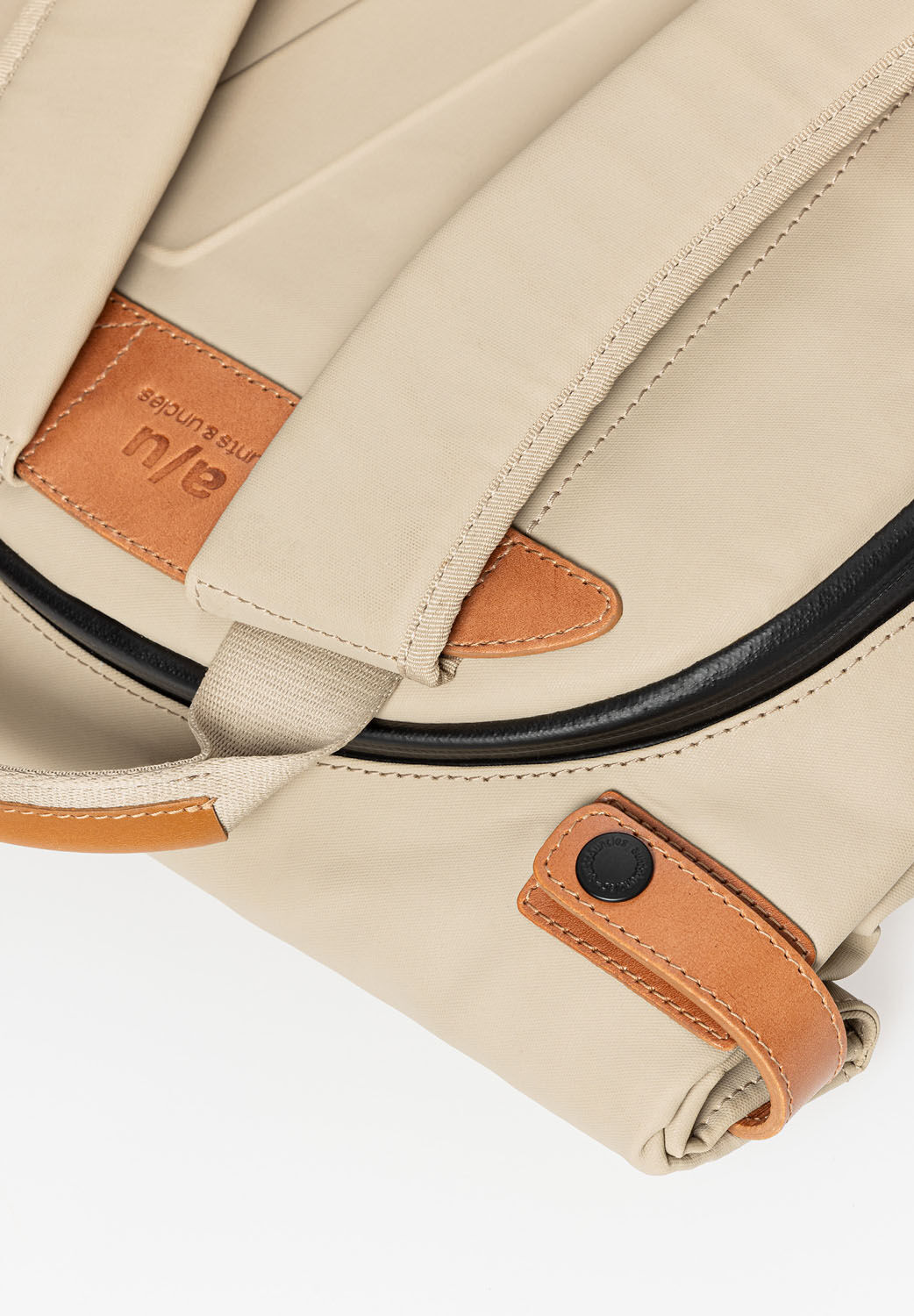 aunts & uncles Japan Yokohama Rolltop Rucksack mit 13" Notebookfach nomad aunts & uncles Japan Yokohama Rolltop Rucksack mit 13" Notebookfach nomad