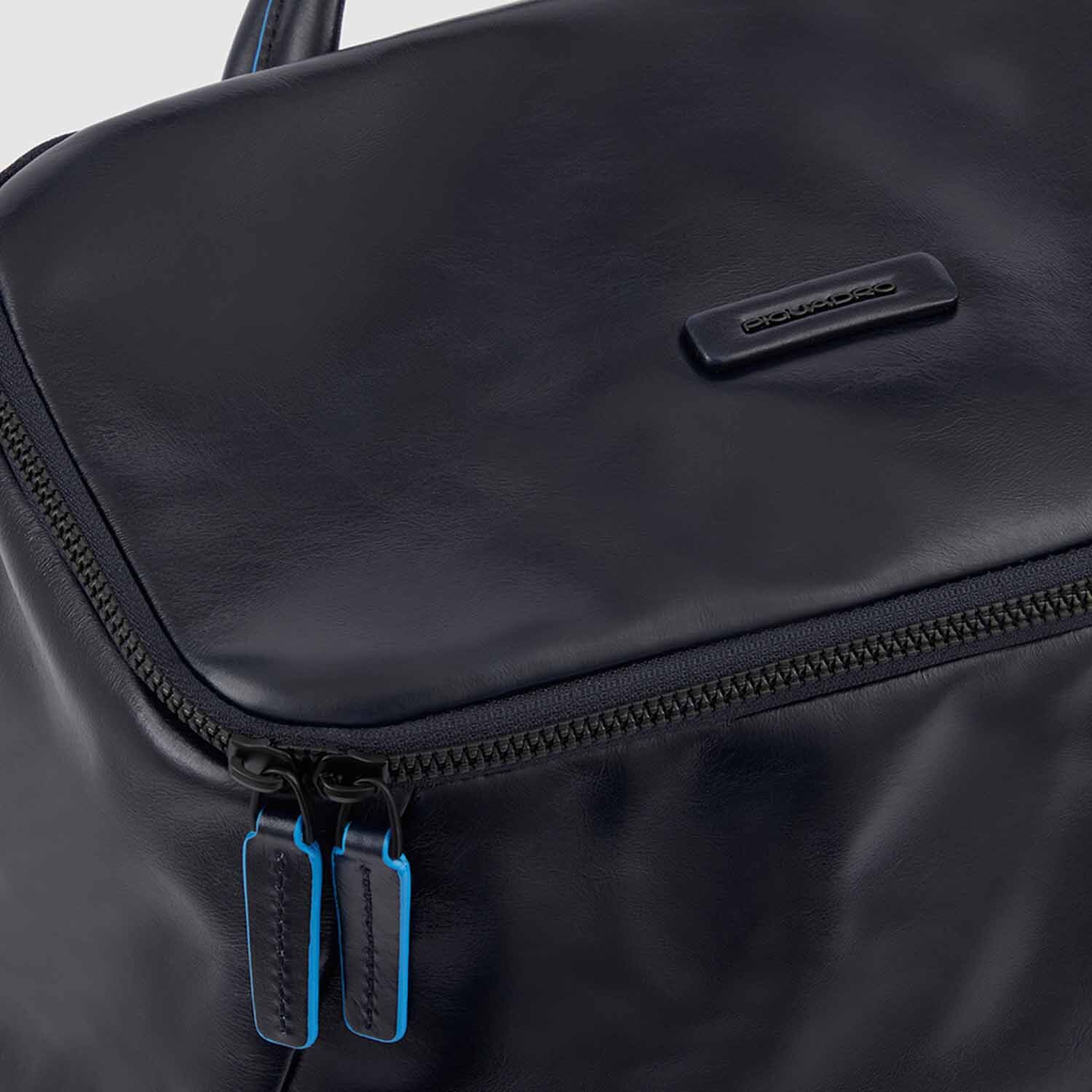 Piquadro Blue Square Revamp Laptop-Rucksack 14" mit iPad®-Fach Nachtblau