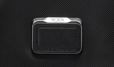 Tumi Alpha Bravo Response Kulturbeutel zum Aufhängen + GRATIS HOTELGUTSCHEIN Schwarz