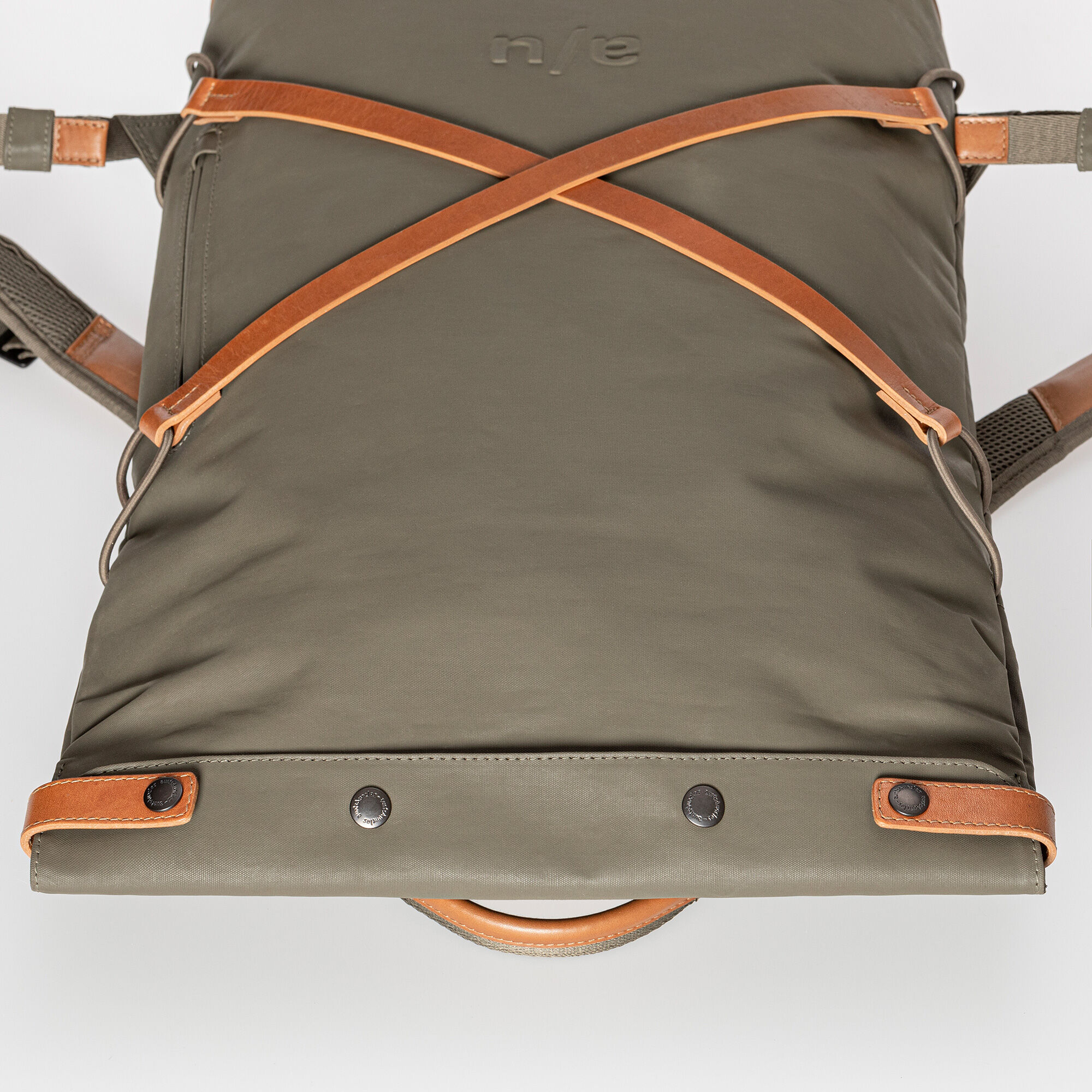 aunts & uncles Japan Osaka Rolltop Rucksack mit 15" Notebookfach fallen rock
