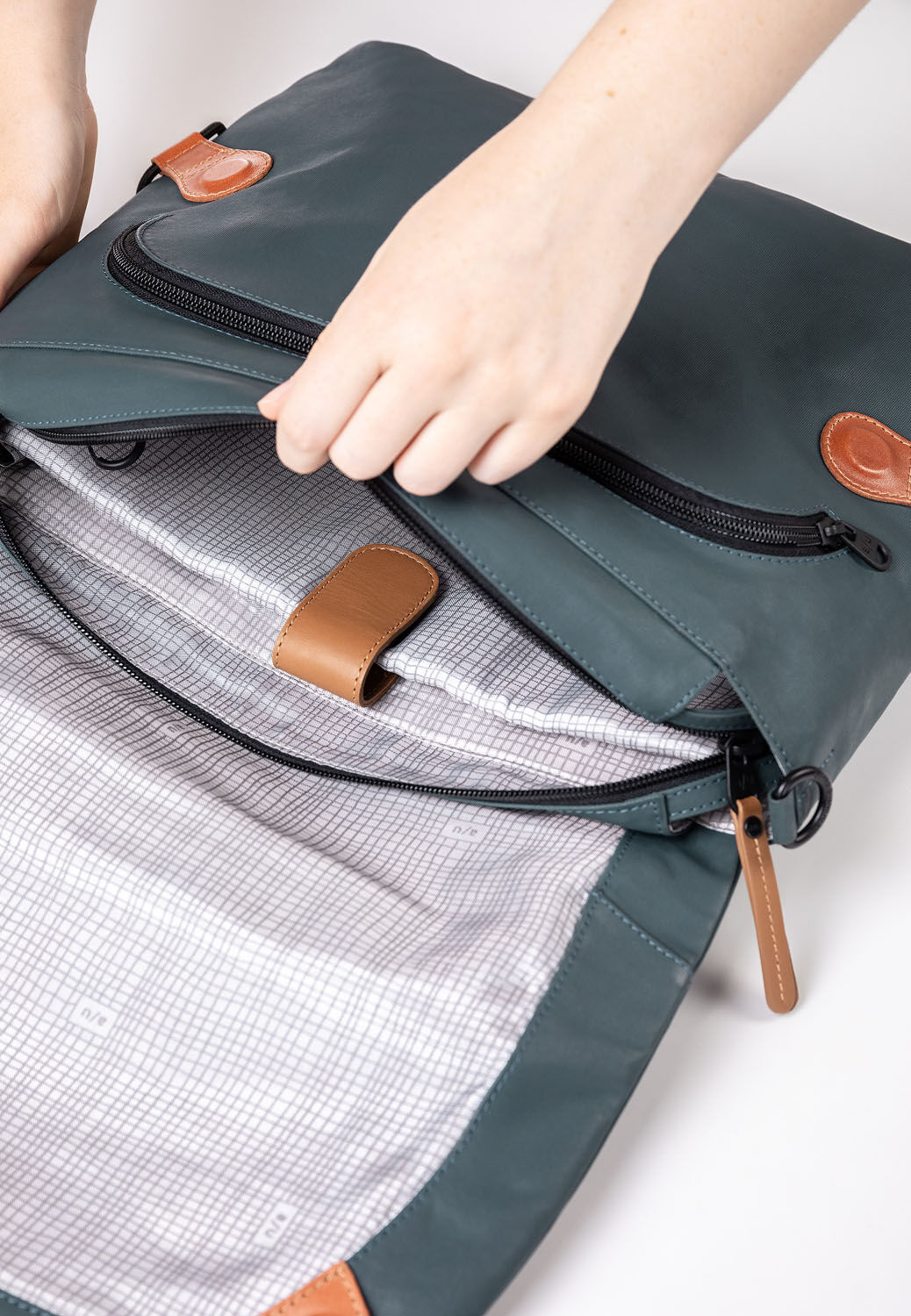aunts & uncles Japan Matsumoto Messenger Bag cosmic void