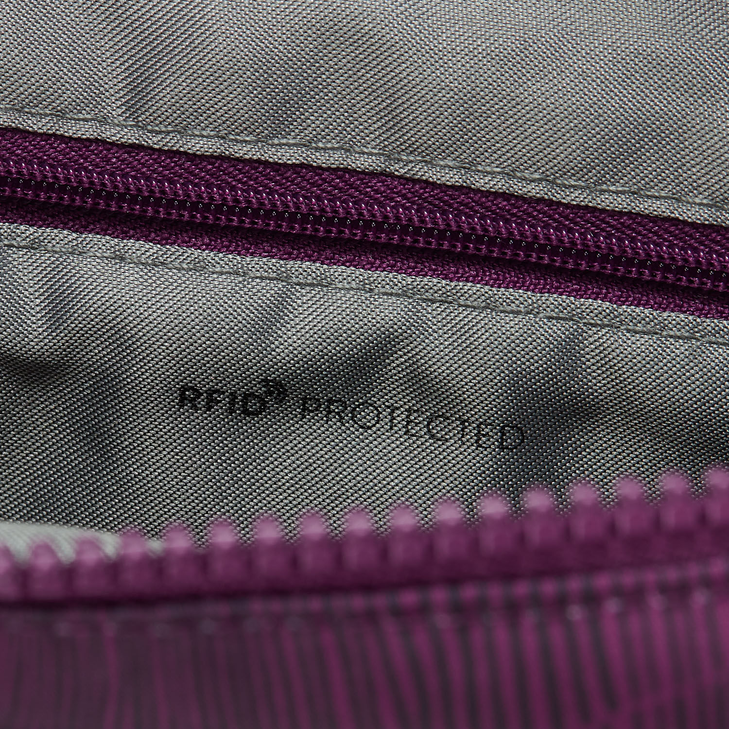 Hedgren Inner City EYE M Medium Umhängetasche RFID Aubergina Print Hedgren Inner City EYE M Medium Umhängetasche RFID Aubergina Print