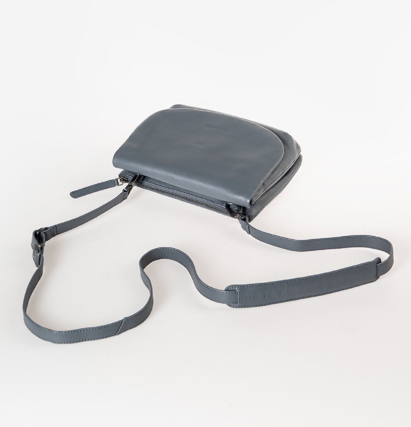 aunts & uncles Jamie's Orchard Pepino Umhängetasche wind