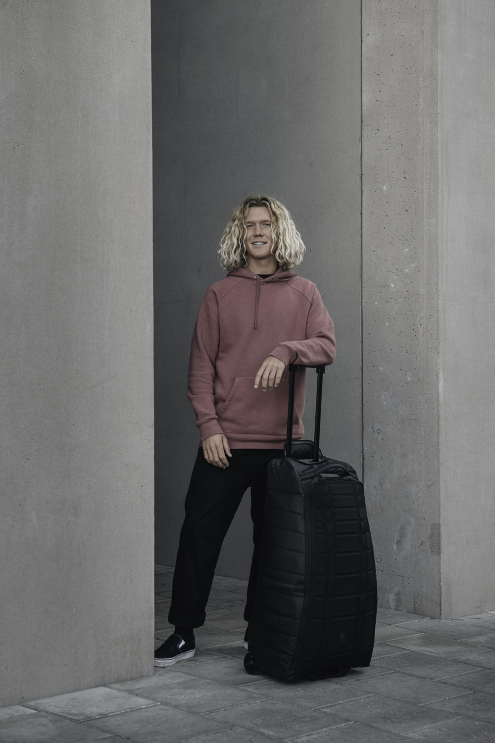 D_b_ Hugger Roller Bag 60L Black Out D_b_ Hugger Roller Bag 60L Black Out