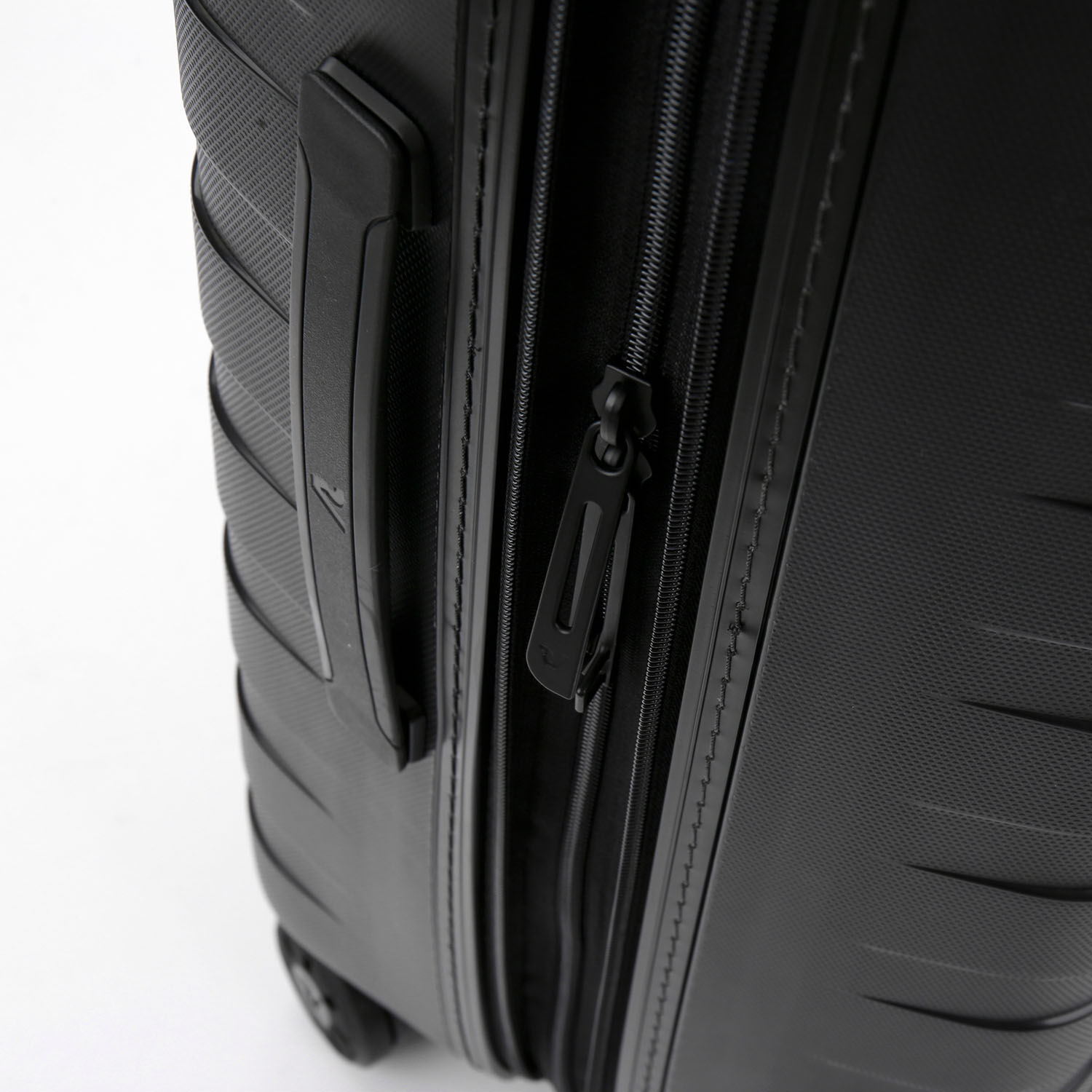 Roncato BOX 4.0 Trolley L EXP Schwarz