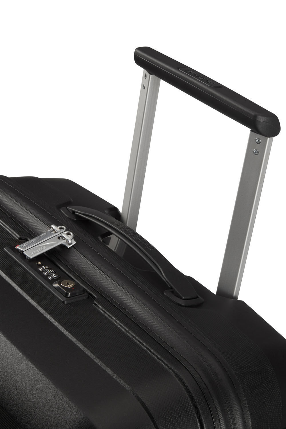 American Tourister Airconic Trolley 67cm mit 4 Rollen + GRATIS HOTELGUTSCHEIN Onyx Black
