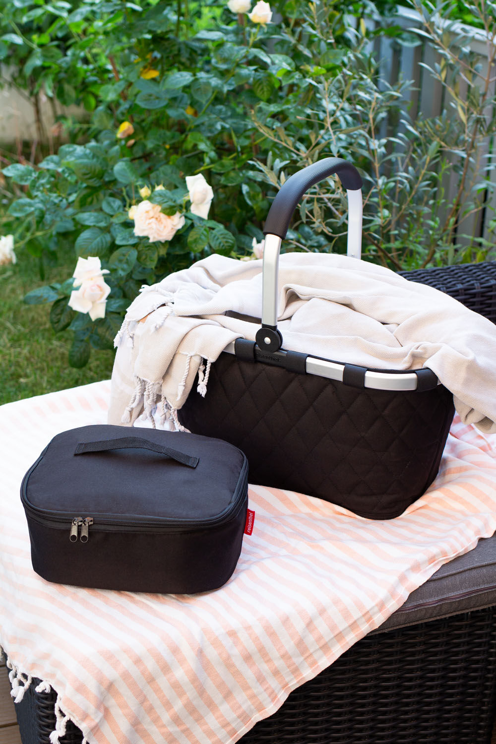 Reisenthel Thermo coolerbag S pocket black Reisenthel Thermo coolerbag S pocket black