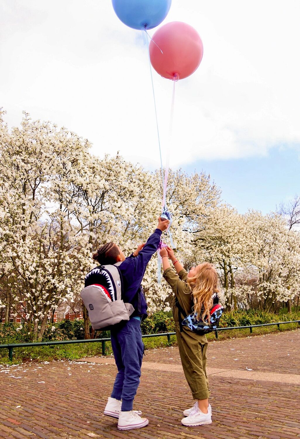 Pick & Pack Shark Shape Backpack M mit 13" Laptop-fach Grey