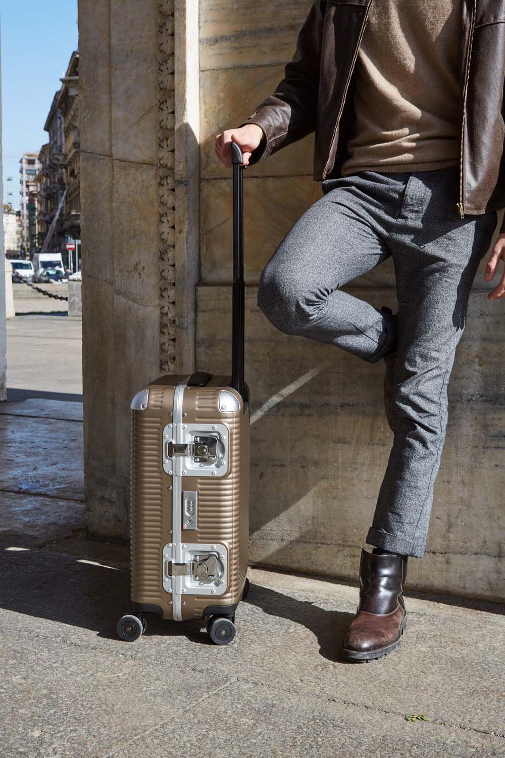 FPM Bank Light Spinner 53 Matt Almond FPM Bank Light Spinner 53 Matt Almond