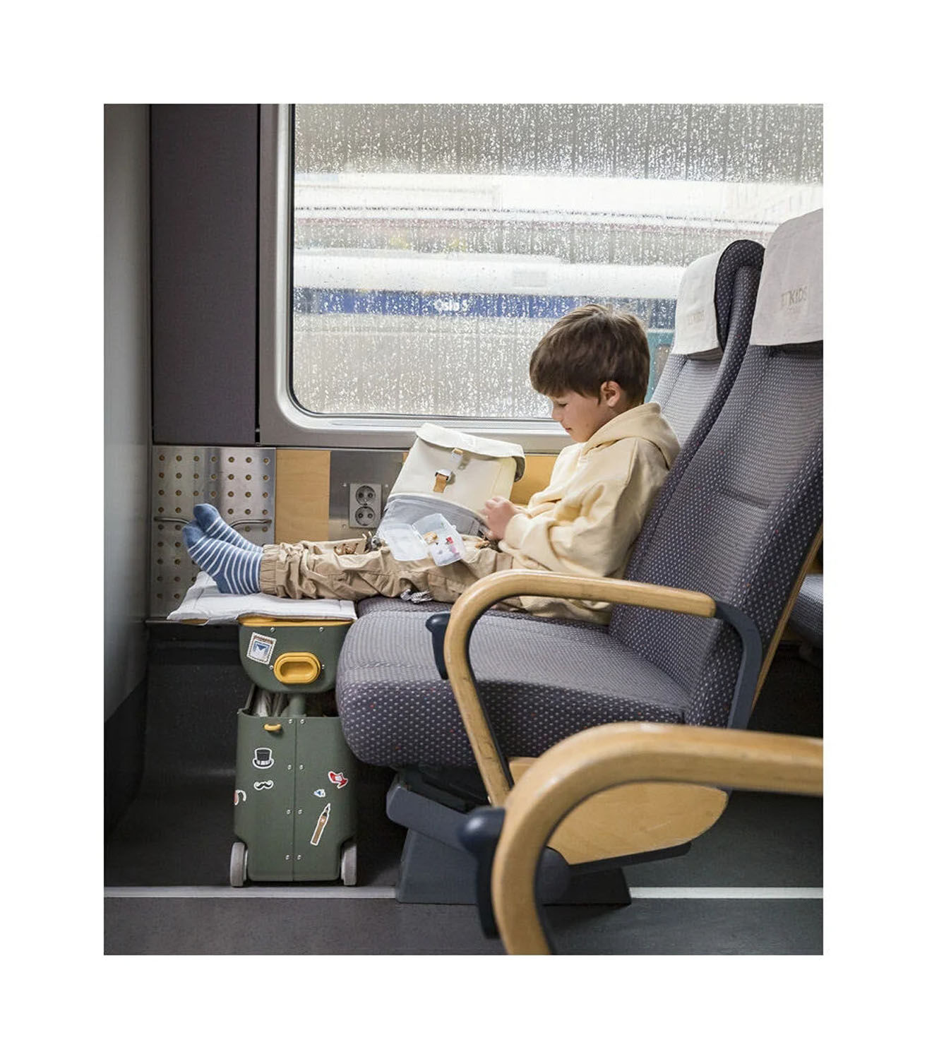 JetKids™ by Stokke® BedBox™ + Crew BackPack™-Reiseset White / White