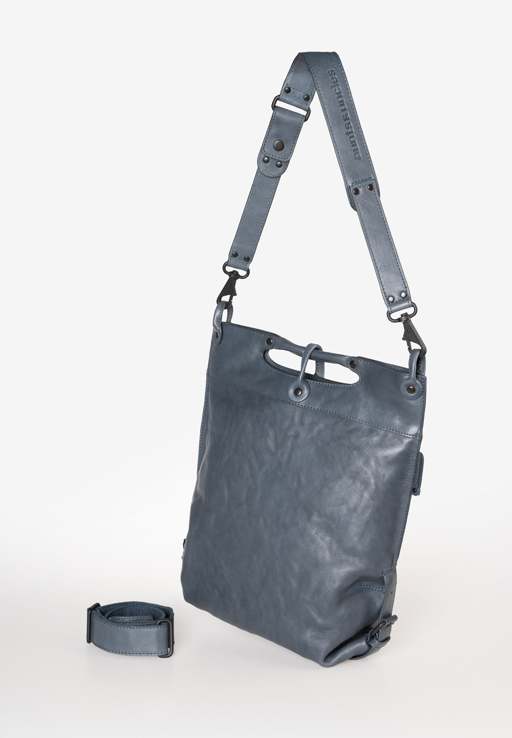 aunts & uncles Grandma's Luxury Club Mrs. Pancake Umhängetasche wind