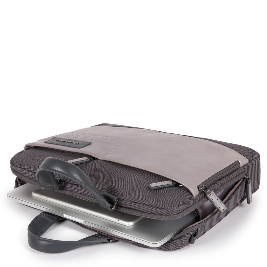 Piquadro Ade Laptoptasche 15,6" aus recyceltem Stoff, mit iPad®-Fach blau Piquadro Ade Laptoptasche 15,6" aus recyceltem Stoff, mit iPad®-Fach blau