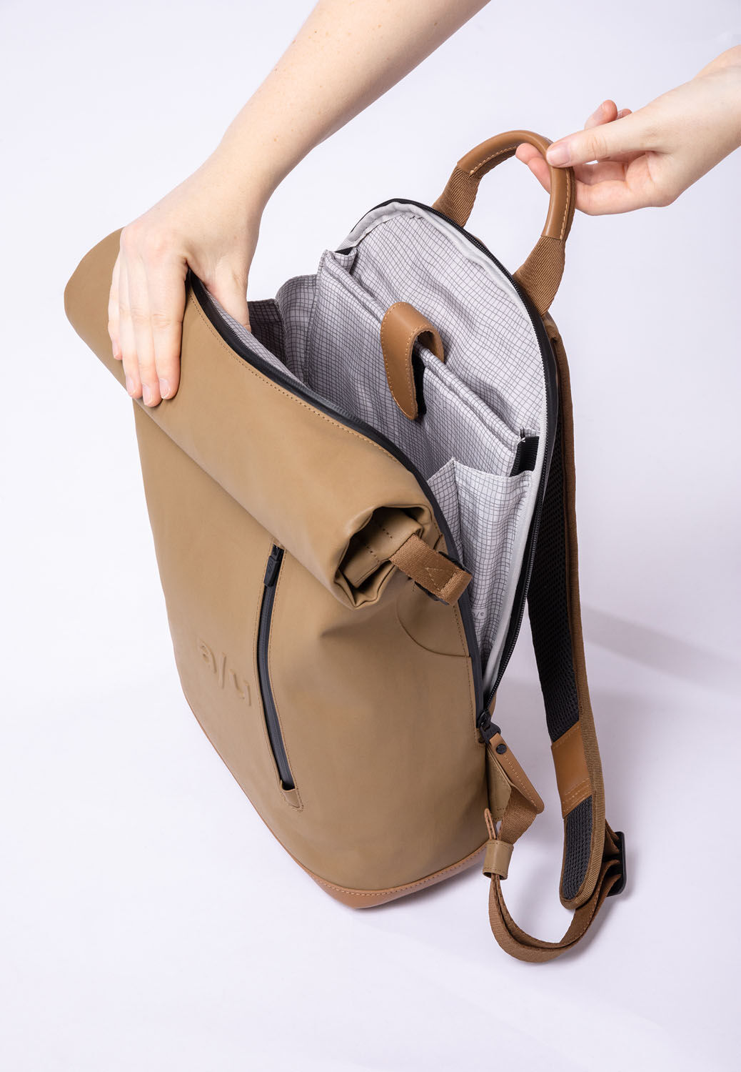 aunts & uncles Japan Tokio Rolltop Rucksack mit 13" Notebookfach tapir