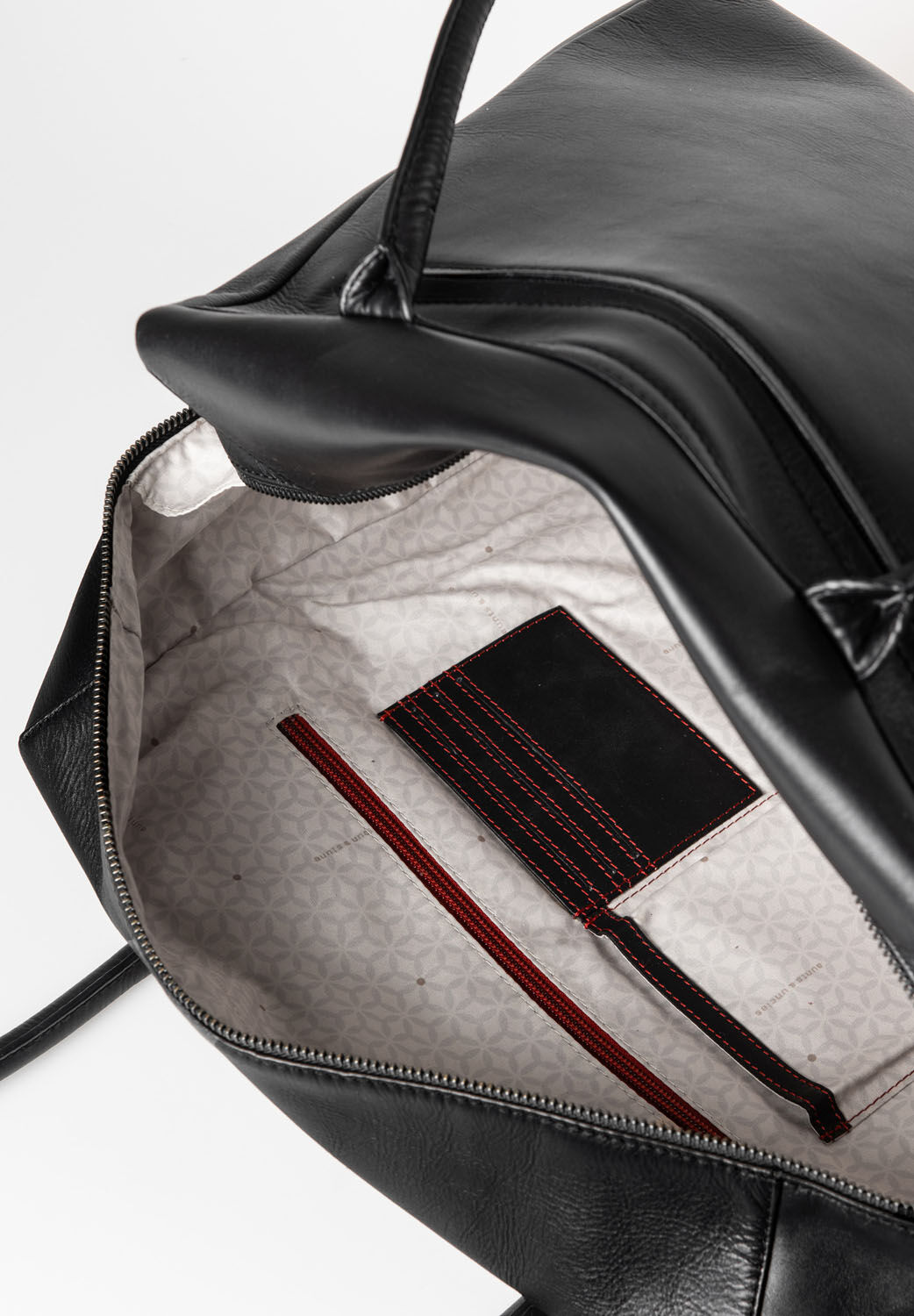 aunts & uncles Jamie's Orchard Olive Schultertasche jet black