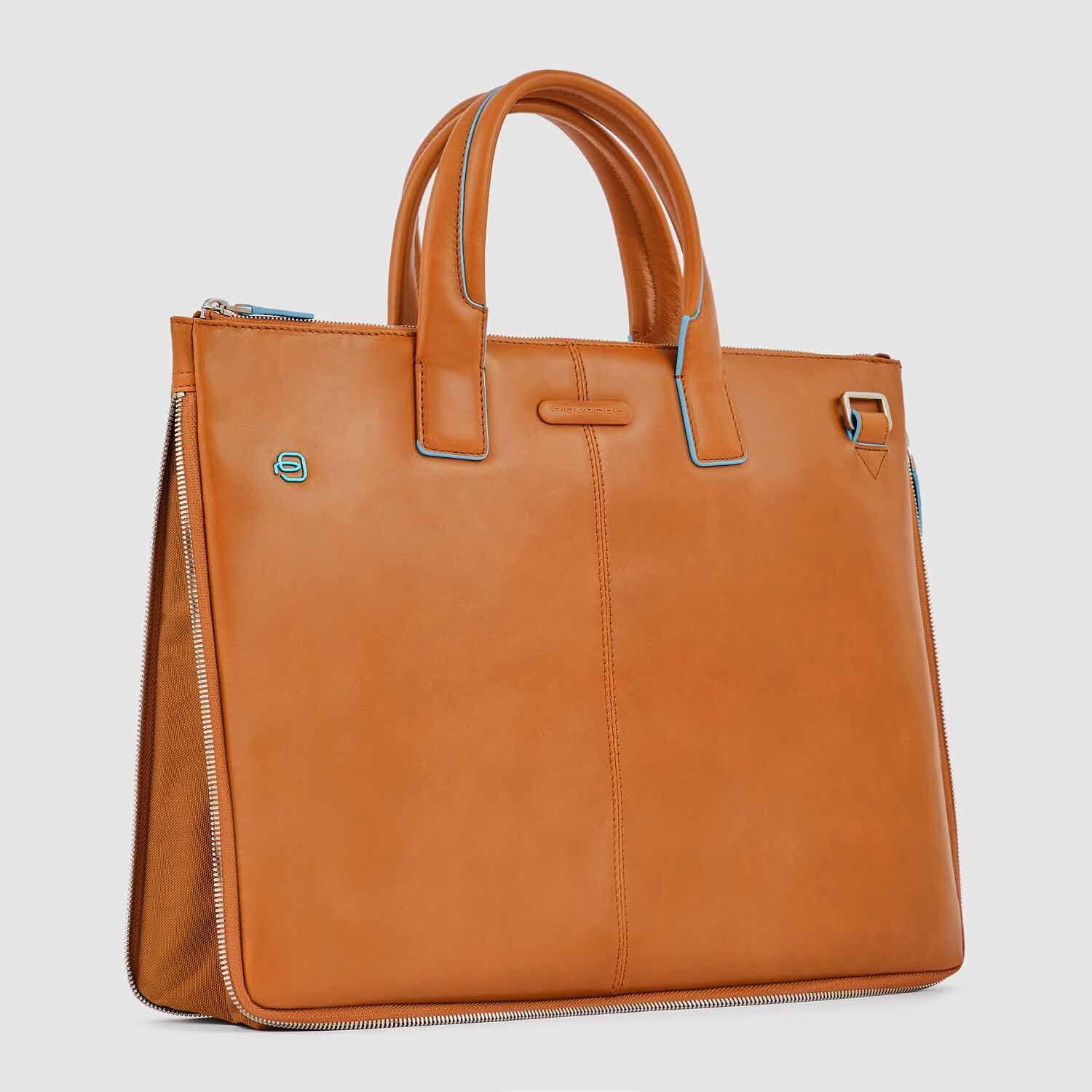 Piquadro Blue Square Schmale, erweiterbare Laptoptasche 15.6" mit Tabletfach sabbia sahara