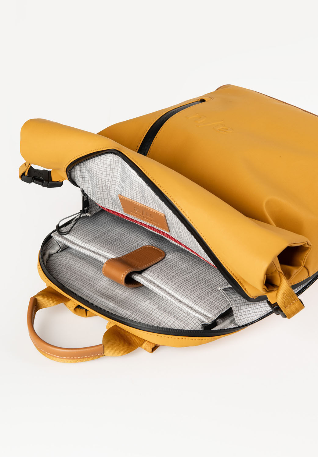 aunts & uncles Japan Tokio Rolltop Rucksack mit 13" Notebookfach mustard aunts & uncles Japan Tokio Rolltop Rucksack mit 13" Notebookfach mustard