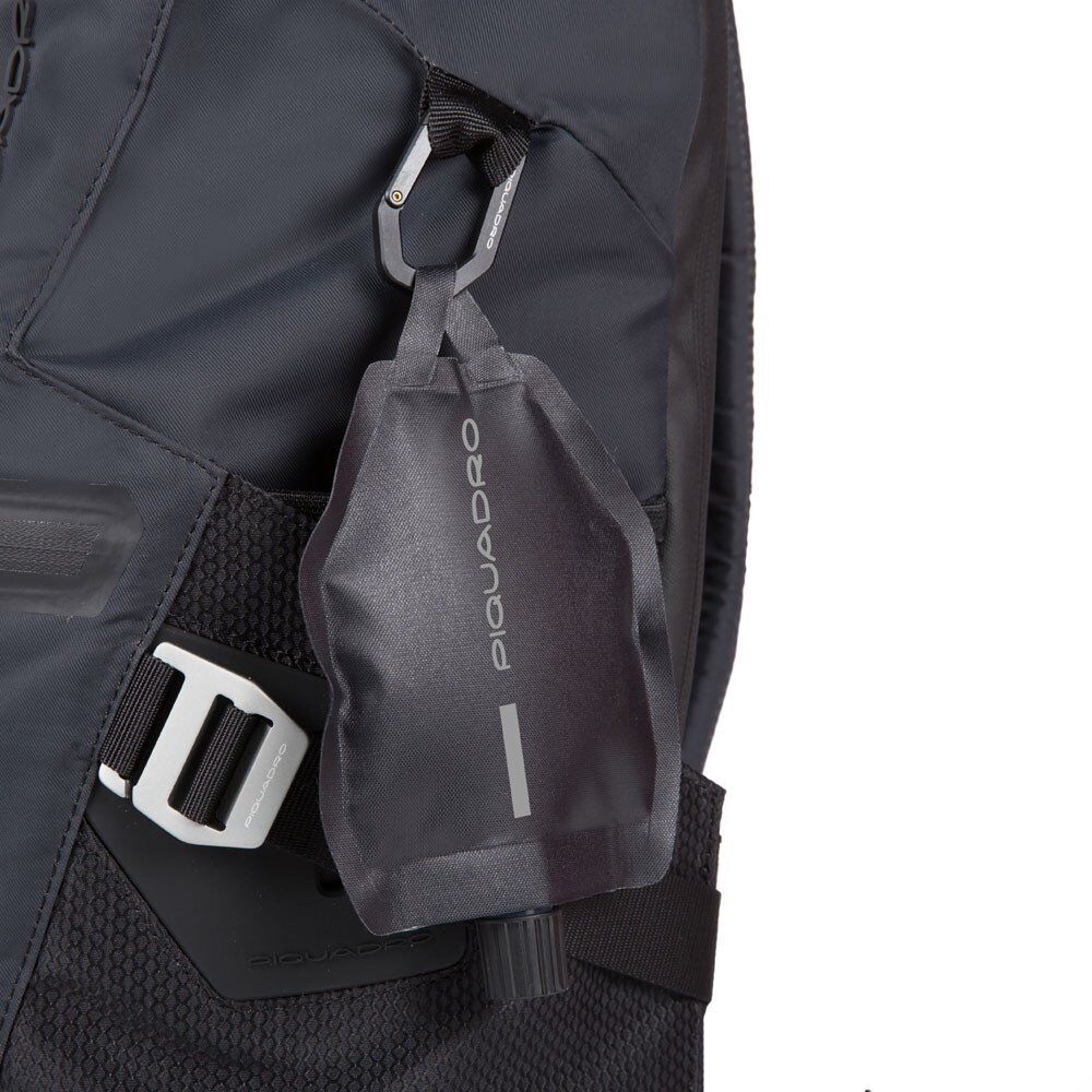 Piquadro PQ-Modular Laptoprucksack 15" aus rezykliertem antiviralen Stoff und RFID Blocker Schwarz Piquadro PQ-Modular Laptoprucksack 15" aus rezykliertem antiviralen Stoff und RFID Blocker Schwarz